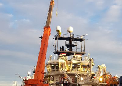 aberdeen crane hire at aberdeen harbour